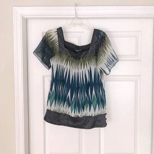 Women’s dress shirt size small